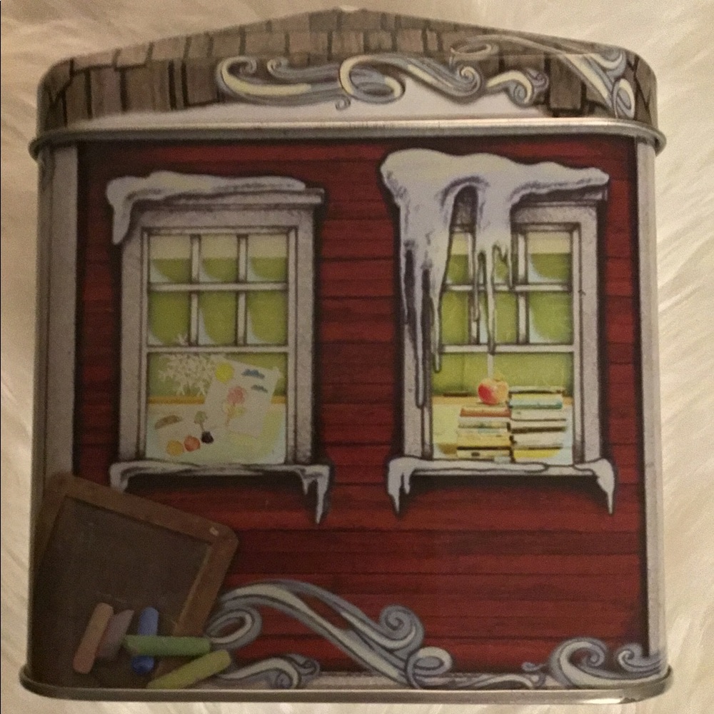 Vintage Christmas tin - Picture 3 of 8